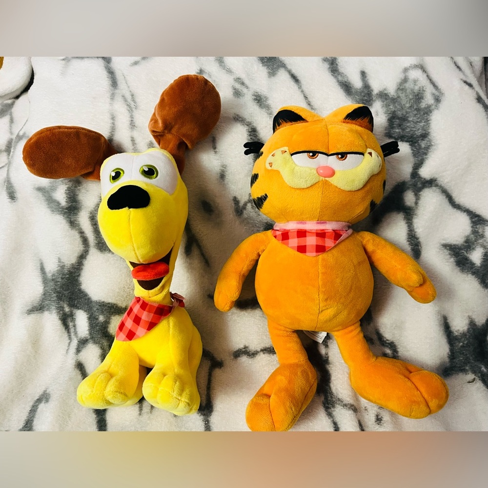 Garfield and Odie microfibre 13” Plush Toys from The Garfield Movie (2024)